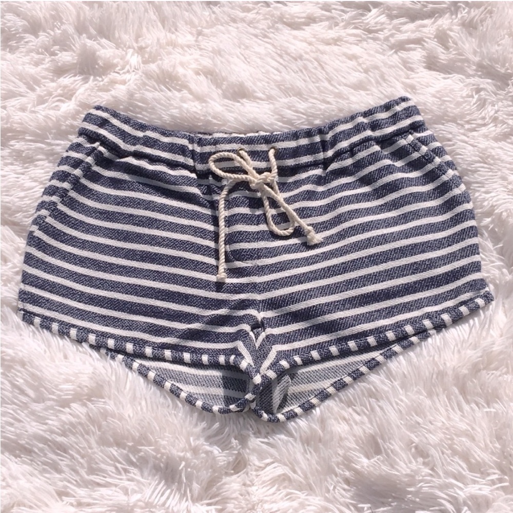 ⚓️ J Crew Navy & Ivory Nautical Striped
Shorts - XXS